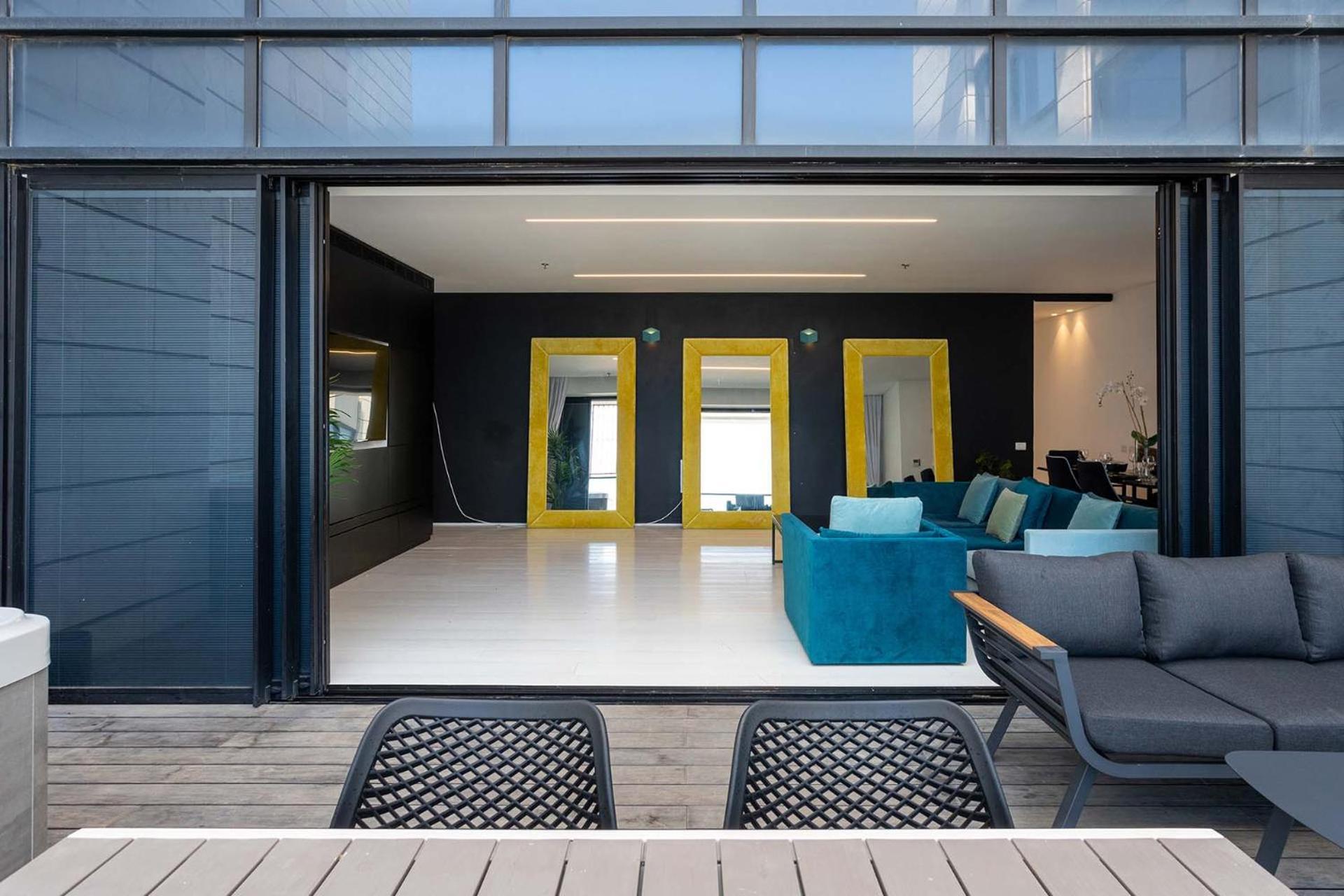 Yalarent Sea-breeze Penthouse With Jacuzzi